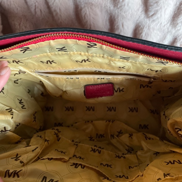 NWOT Michael Kors riveted hand/shoulder bag - Picture 4 of 10